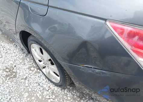 2008 Honda Accord 2.4 Lx z USA, uszkodzony, nr VIN 1HGCP26388A019120